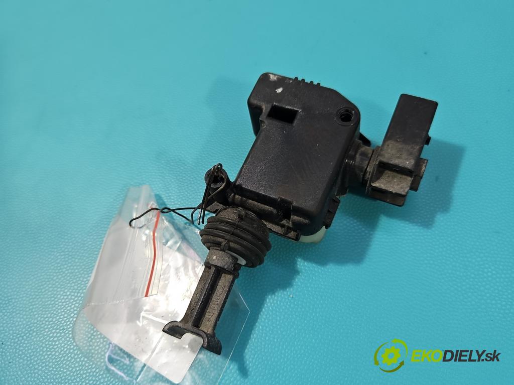 Bmw i3 2013–2022 0.0 elektrický: 170 HP automatic 125 kW 1 cm3 5- Aktuátor: papuče: nádrže palivo 009066-36