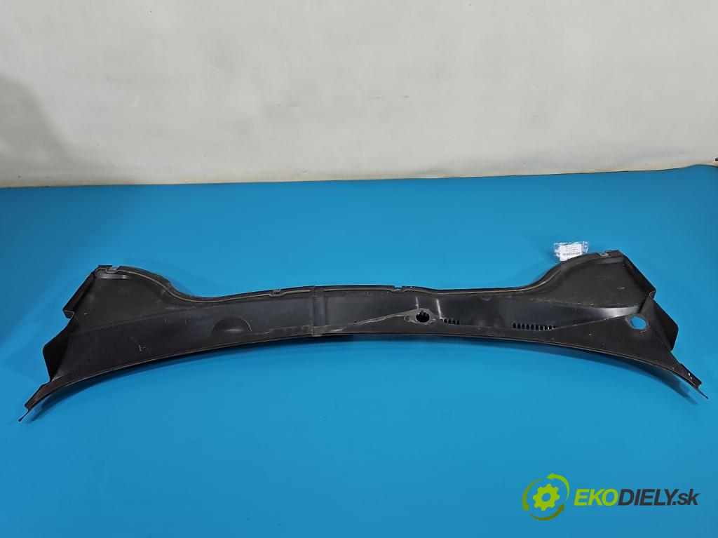 Vw Passat B7 2010-2014 2.0 tdi 140 hp manual 103 kW 1968 cm3 5- torpédo 3C1819403B (Plast pod čelním sklem)