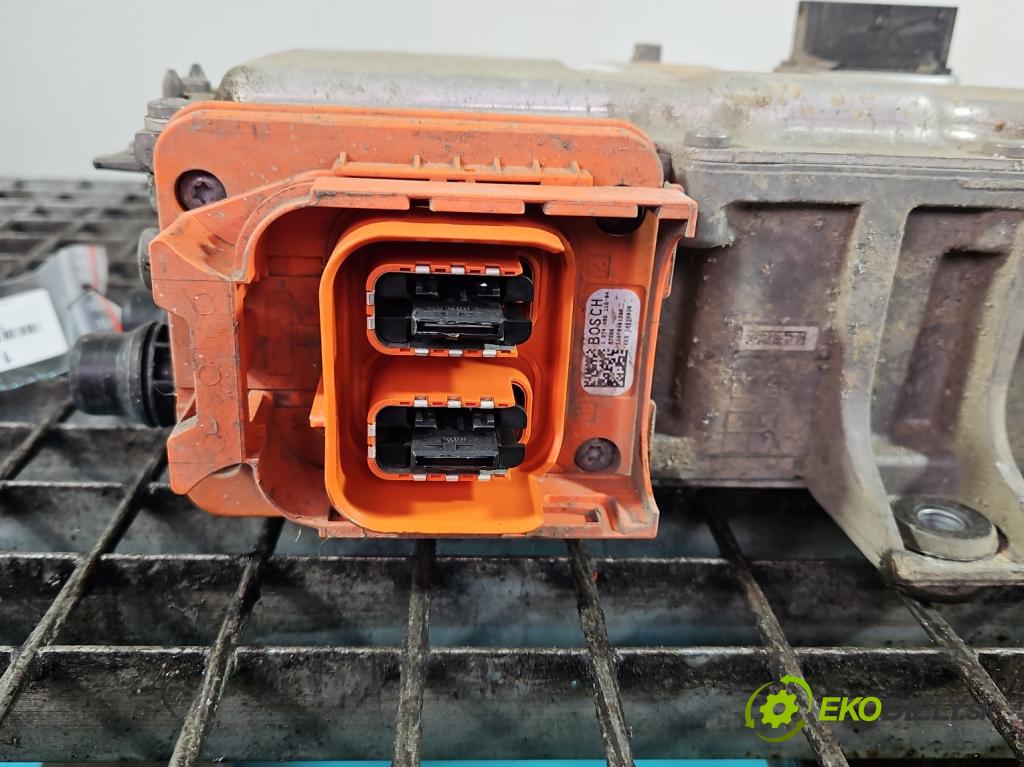 Bmw i3 2013–2022 0.0 elektrický: 170 HP automatic 125 kW 1 cm3 5- střídač: prúd 0437508569