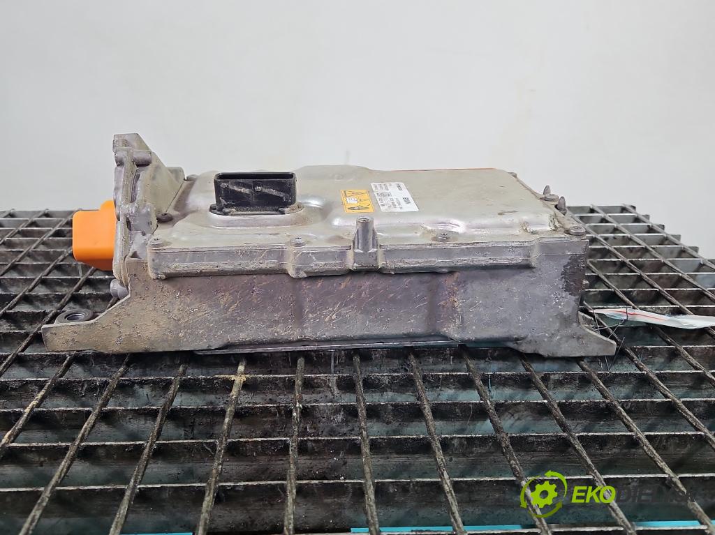 Bmw i3 2013–2022 0.0 elektrický: 170 HP automatic 125 kW 1 cm3 5- střídač: prúd 0437508569