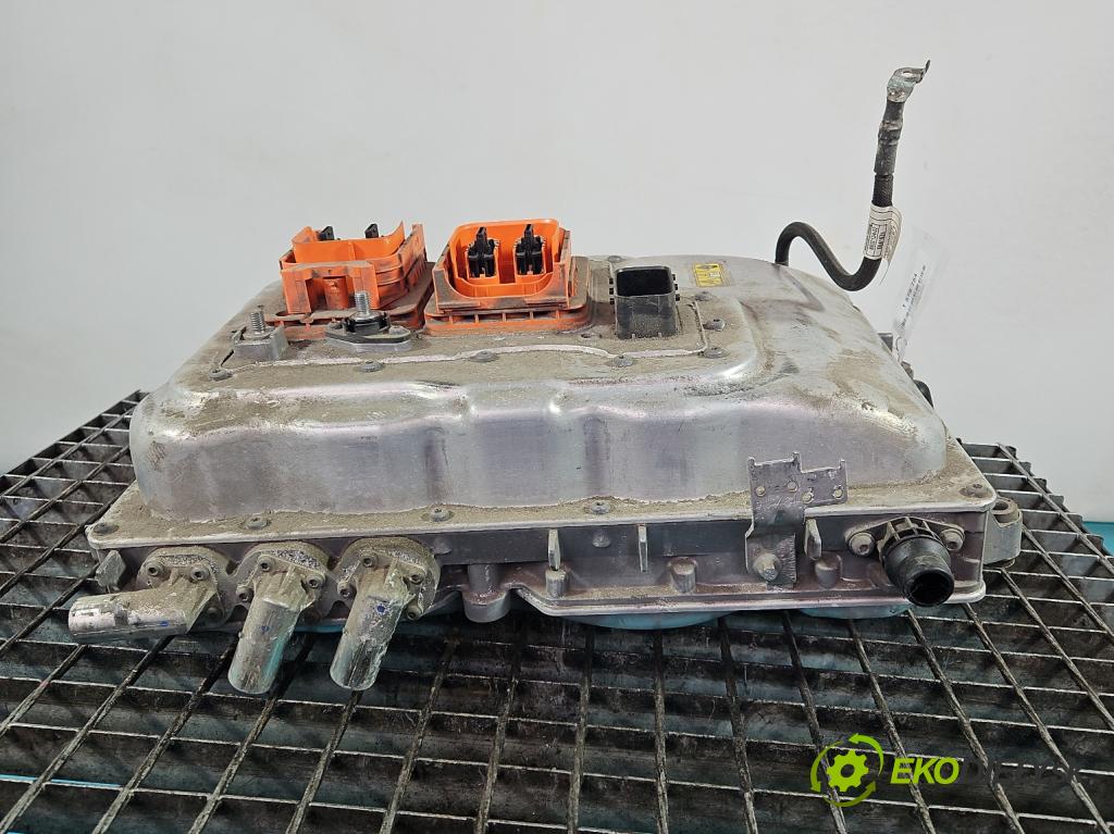 Bmw i3 2013–2022 0.0 elektrický: 170 hp automatic 125 kW 1 cm3 5- měnič aktuální: 8642609