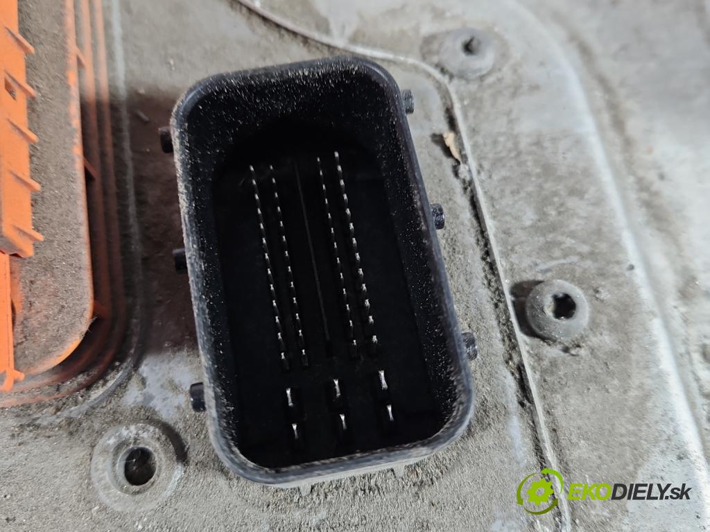 Bmw i3 2013–2022 0.0 elektrický: 170 hp automatic 125 kW 1 cm3 5- měnič aktuální: 8642609