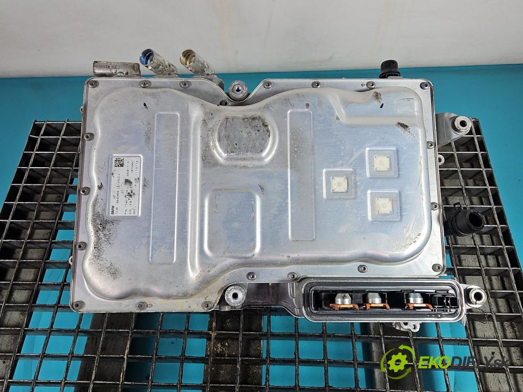 Bmw i3 2013–2022 0.0 elektrický: 170 hp automatic 125 kW 1 cm3 5- měnič aktuální: 8642609