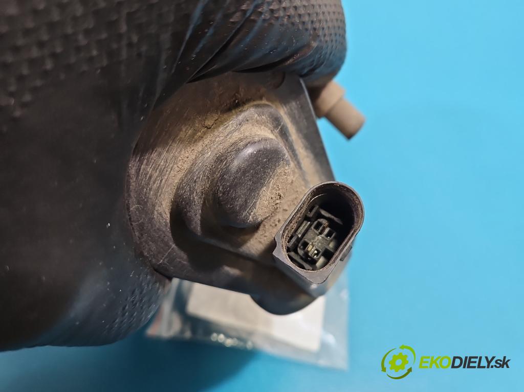 Vw Passat B7 2010-2014 2.0 tdi 140 hp manual 103 kW 1968 cm3 5- brzdič zadní pravý  (Klika dveří ostatní)