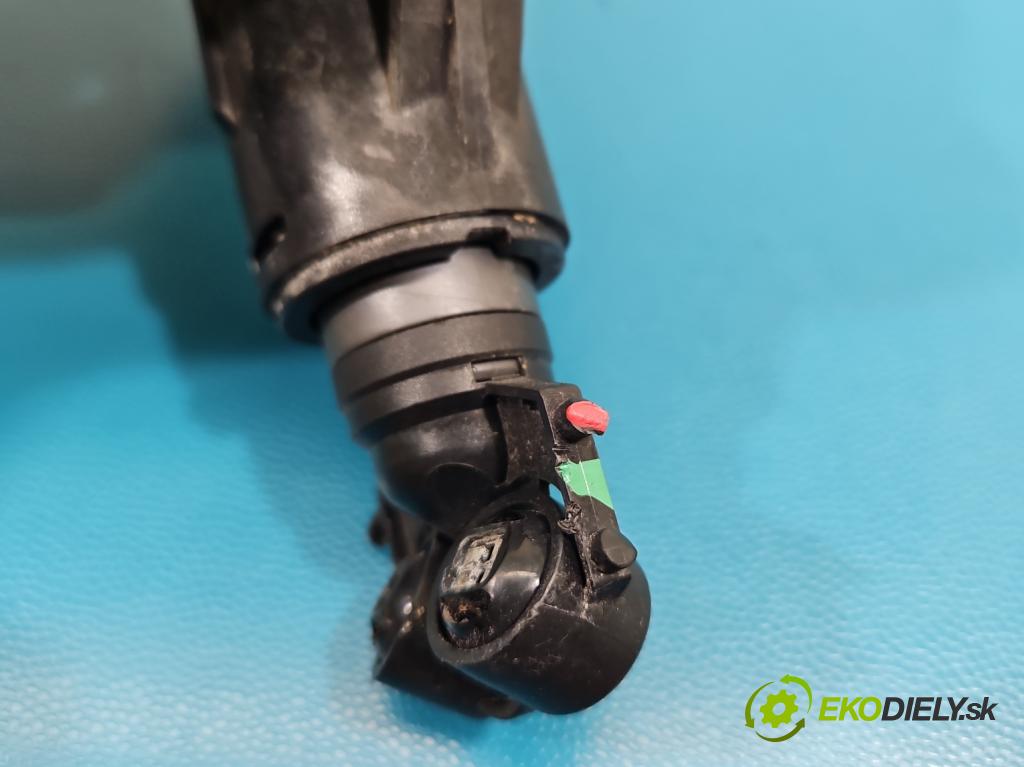 Vw Passat B7 2010-2014 2.0 tdi 140 HP manual 103 kW 1968 cm3 5- ostrekovač reflektor: pravý A2C53365251