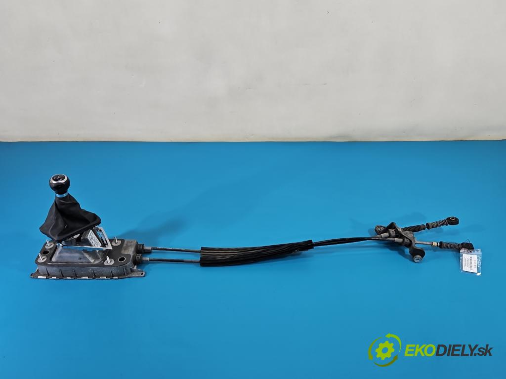 Vw Passat B7 2010-2014 2.0 tdi 140 hp manual 103 kW 1968 cm3 5- kulisa změny stupňová 3C0711049AG (Řadicí páka (kulisa) )