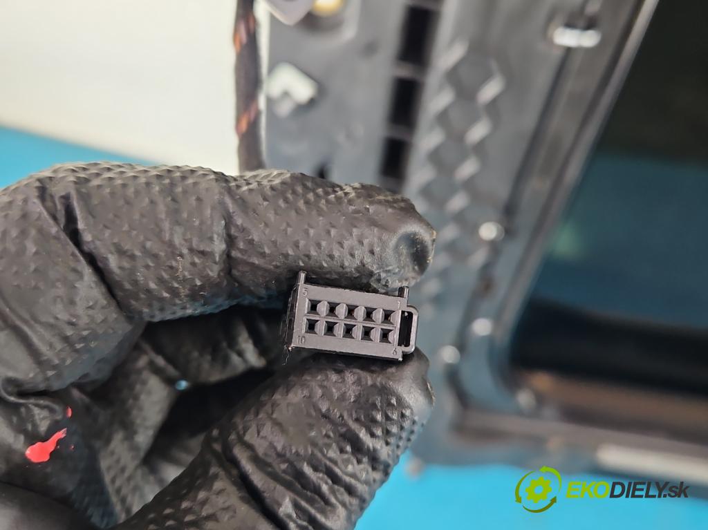 Audi Q5 2008-2016 3.0 tdi 239KM automatic 176 kW 2967 cm3 5- Střešní okno: 8R0877041B (Sklo karoserie)