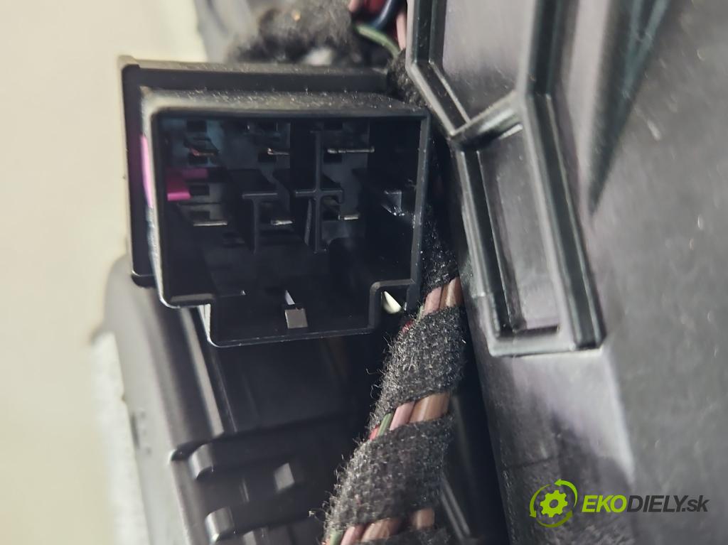 Audi Q5 2008-2016 3.0 tdi 239KM automatic 176 kW 2967 cm3 5- Střešní okno: 8R0877041B (Sklo karoserie)