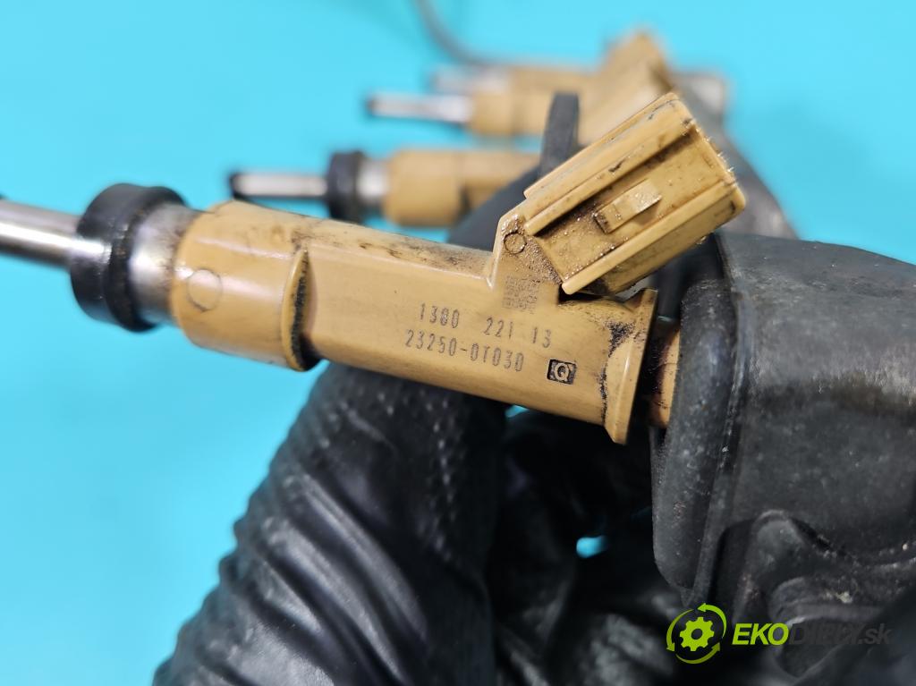 Toyota Avensis III T27 2009-2018 1.8 vvti 147 HP manual 108 kW 1798 cm3 4- vstrek 23250-0T030 (Vstrekovač paliva)