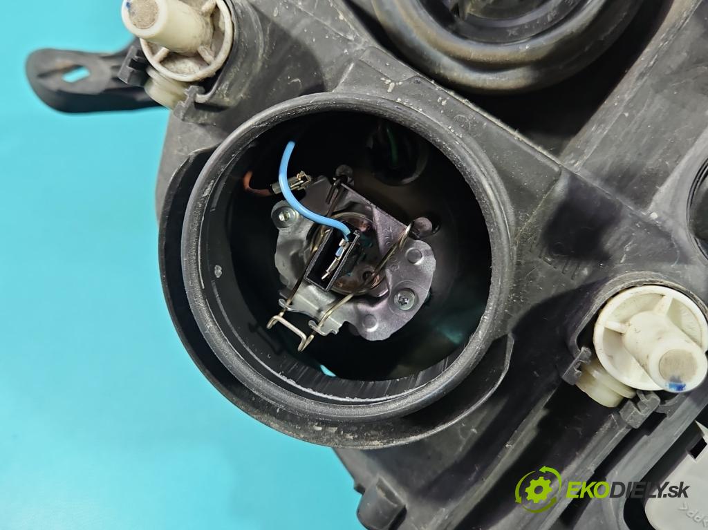 Opel Meriva A 2002-2010 1.6 16V 101 HP manual 74 kW 1598 cm3 5- Reflektor: ľavý 89308550 (Kľučka dverí ostatné)