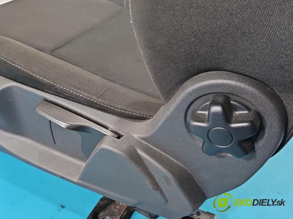 Ford Focus Mk3 2010-2018 1.5 tdci 95 hp manual 70 kW 1499 cm3 5- Sedadlo levý  (Sedadlo)