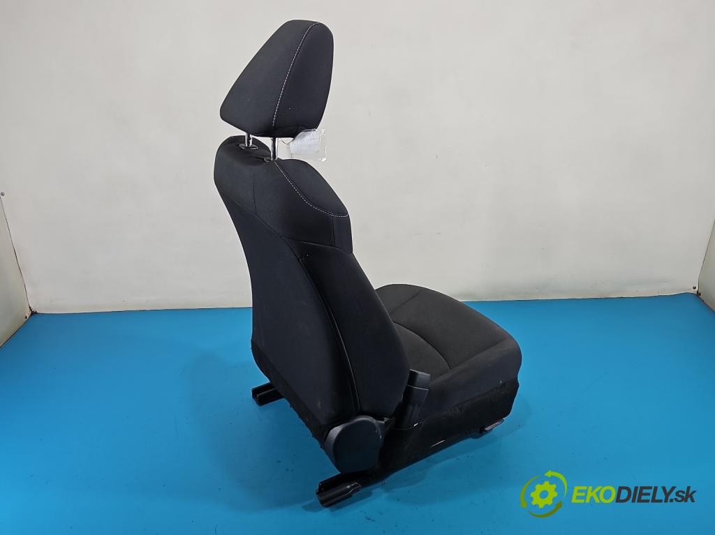 Toyota Corolla E21 2019- 1.8 16V 98 HP automatic 72 kW 1798 cm3 4- Sedačka ľavý  (Sedadlo)