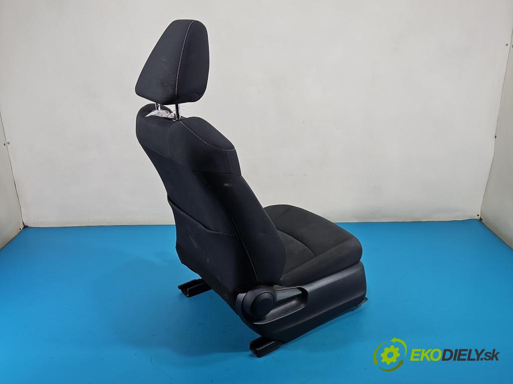Toyota Corolla E21 2019- 1.8 16V 98 HP automatic 72 kW 1798 cm3 4- Sedačka pravý (Sedadlo)