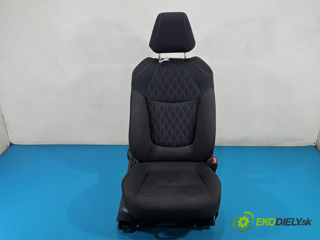Toyota Corolla E21 2019- 1.8 16V 98 HP automatic 72 kW 1798 cm3 4- Sedačka pravý  (Sedadlo)