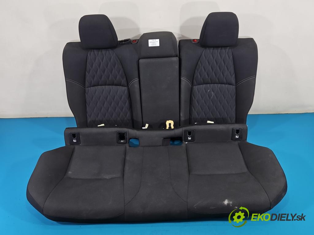 Toyota Corolla E21 2019- 1.8 16V 98 HP automatic 72 kW 1798 cm3 4- Pohovka: zadné  (Sedadlo)