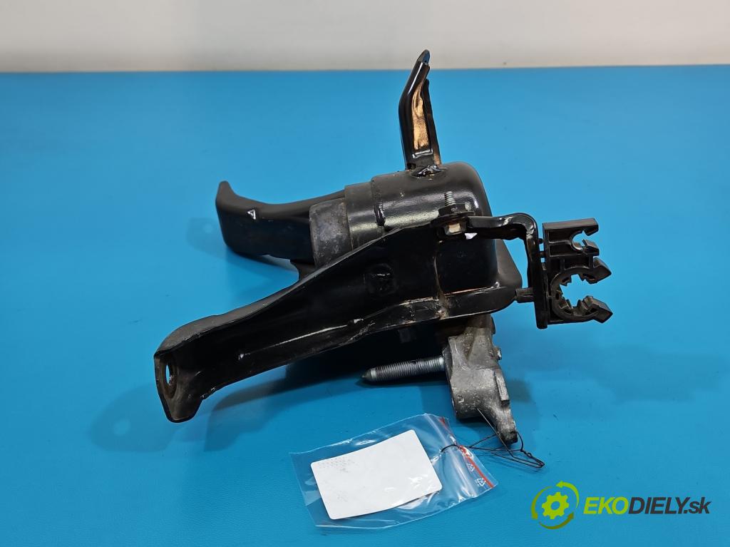 Toyota Corolla E21 2019- 1.8 16V 98 HP automatic 72 kW 1798 cm3 4- airbag motora  (Držiak motora)