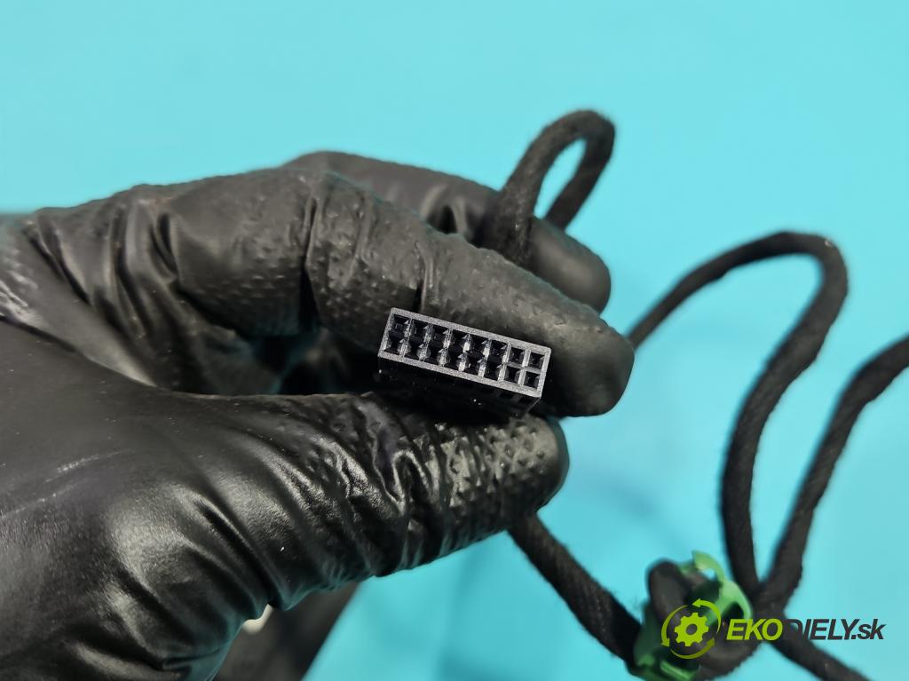 Vw Tiguan I 2007-2016 1.4 TSI 150 HP manual 110 kW 1390 cm3 5- zrkadlo pravé 5N1857502AG (Kľučka dverí ostatné)