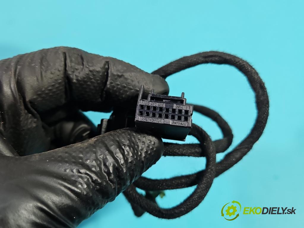 Vw Tiguan I 2007-2016 1.4 TSI 150 HP manual 110 kW 1390 cm3 5- zrkadlo pravé 5N1857502AG (Kľučka dverí ostatné)