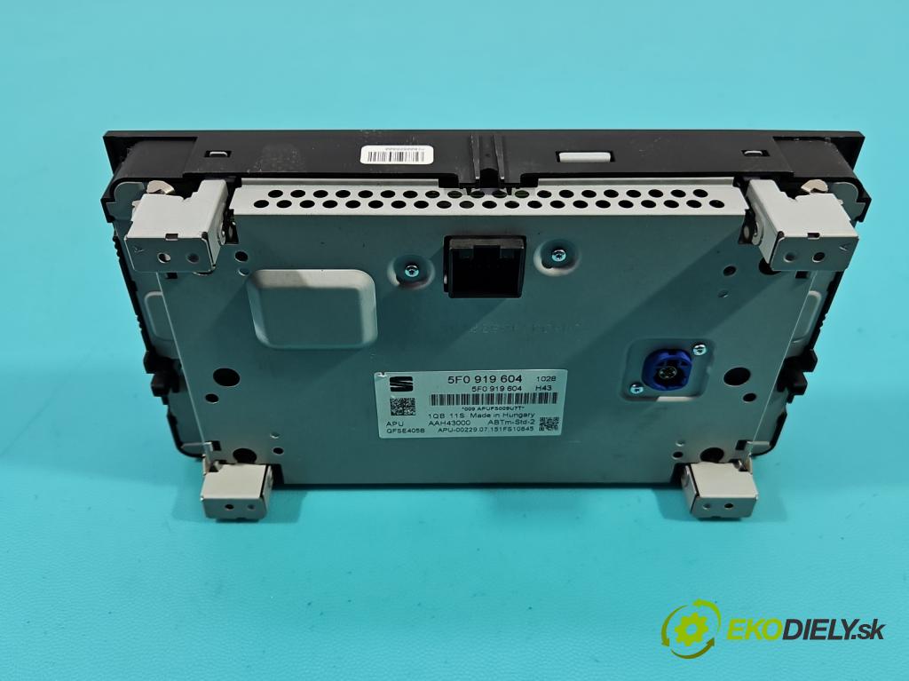 Seat Leon III 2012-2020 2.0 tdi 150 HP manual 110 kW 1968 cm3 5- Radio originál 5F0919604