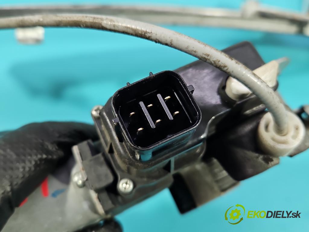 Mitsubishi Outlander I 2003-2006 2.0 16V 136hp manual 100 kW 1997 cm3 5- mechanismus stahování přední levý