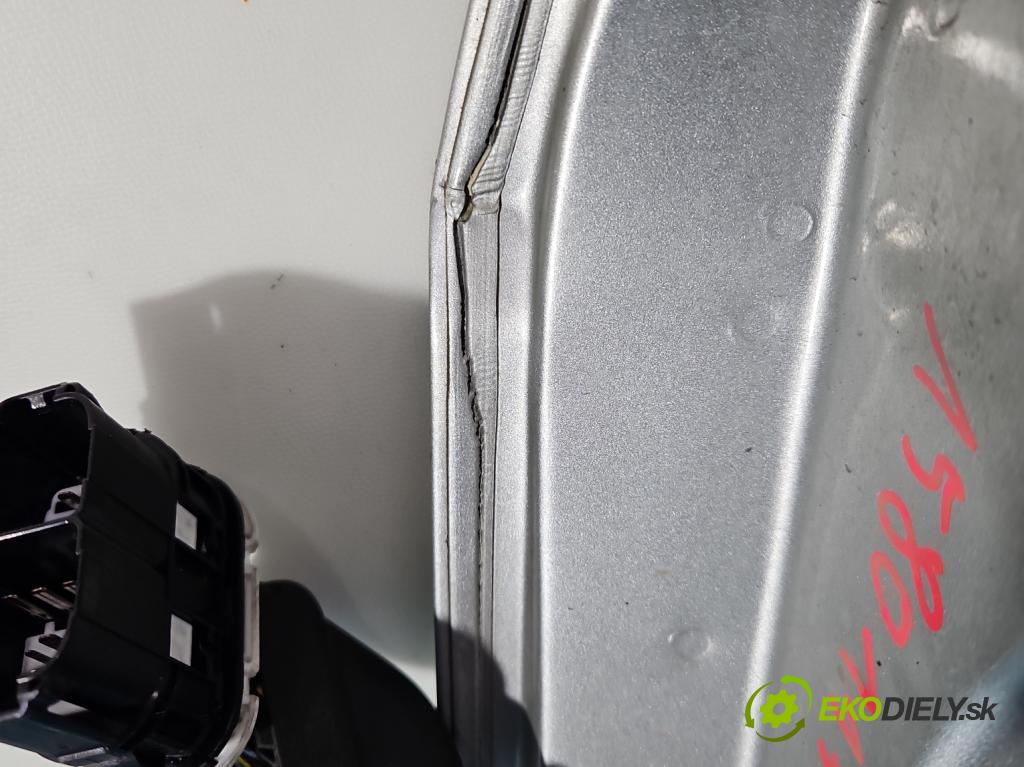 Ford Focus Mk3 2010-2018 1.5 tdci 95 HP manual 70 kW 1499 cm3 5- dvere predné pravé  (Kľučka dverí ostatné)