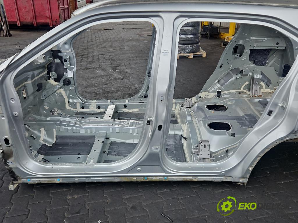 Mitsubishi Eclipse Cross  1.5 T 163 HP manual 120 kW 1499 cm3 5- Práh: ľavý  (Karoséria ostatné)