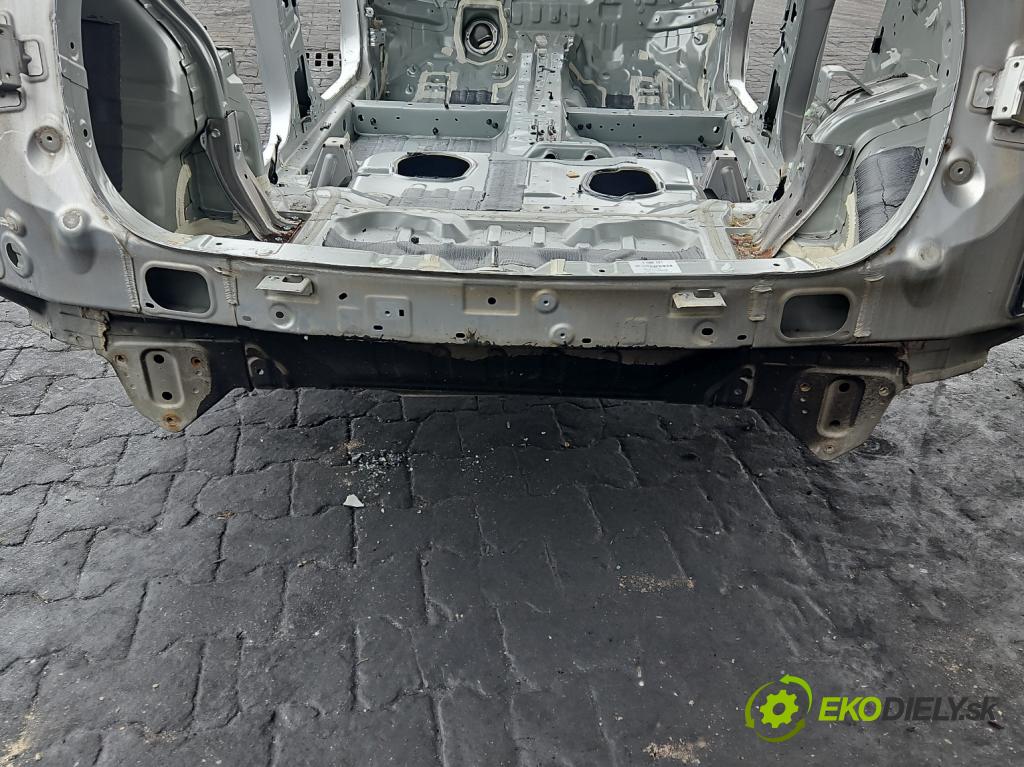 Mitsubishi Eclipse Cross  1.5 T 163 HP manual 120 kW 1499 cm3 5- pas zadní: