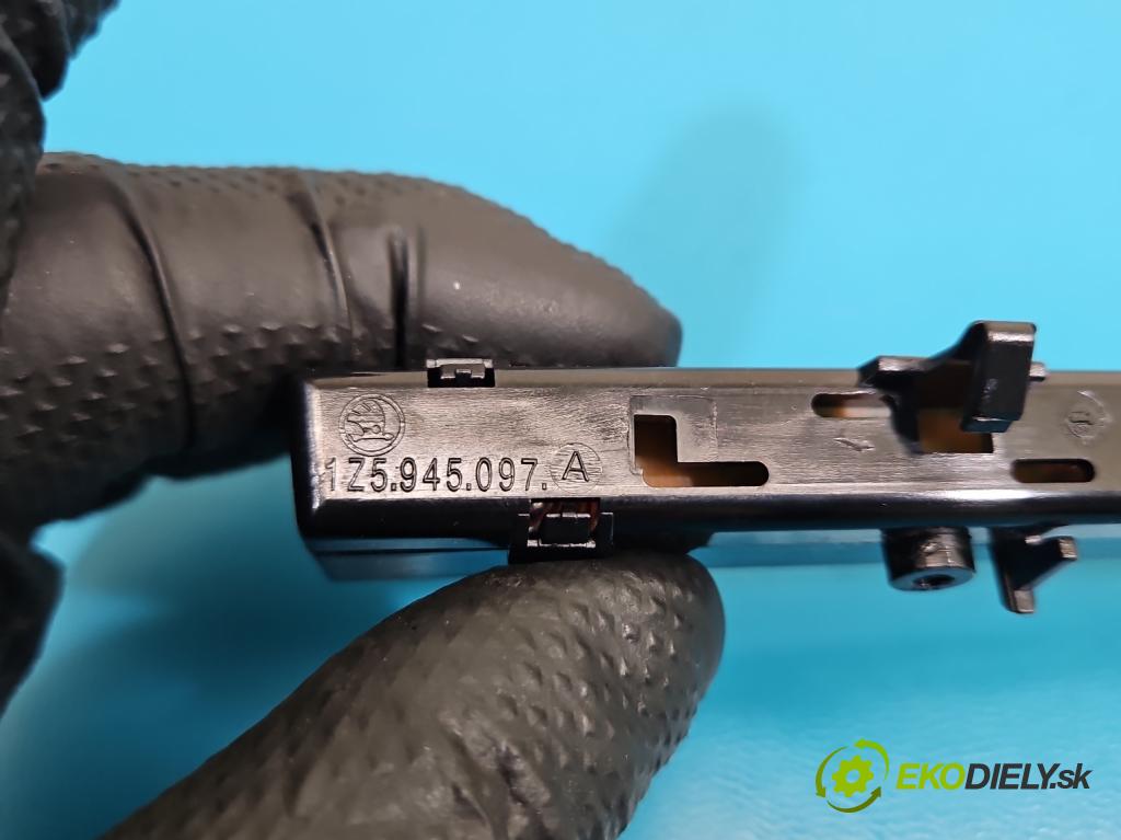 Skoda Octavia III 2013- 1.4 TSI 150 HP manual 110 kW 1395 cm3 5- světlo: stop: 1Z5945097A