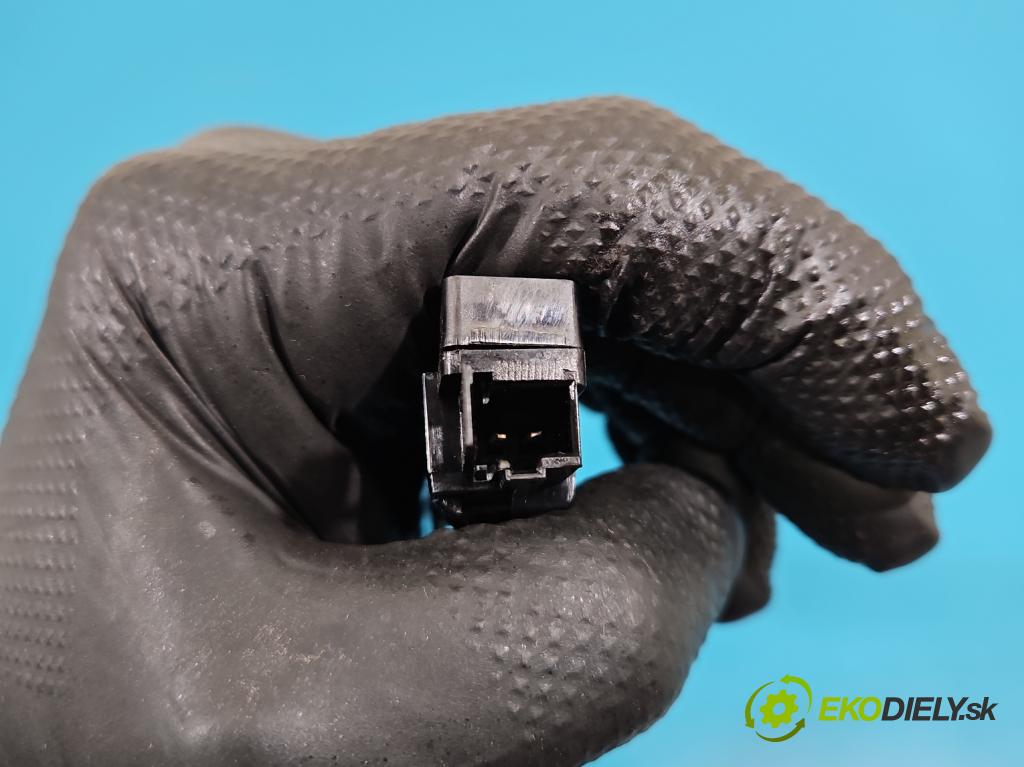 Skoda Octavia III 2013- 1.4 TSI 150 HP manual 110 kW 1395 cm3 5- světlo: stop: 1Z5945097A