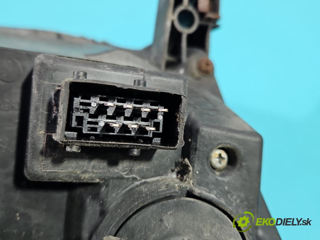 Toyota Corolla E12 2001-2009 1.4 vvti 97KM manual 71 kW 1398 cm3 3- Reflektor: ľavý  (Kľučka dverí ostatné)