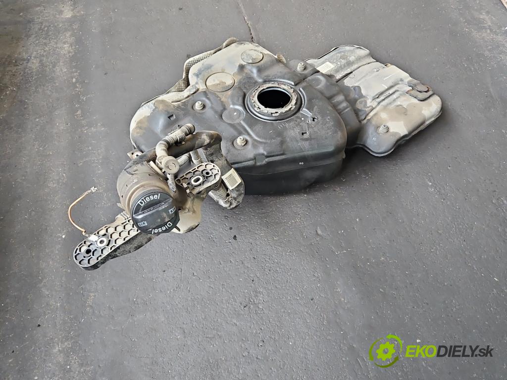 Audi Q5 2008-2016 3.0 tdi 239KM automatic 176 kW 2967 cm3 5- Nádrž: palivo 8R0201021 (Palivová nádrž)