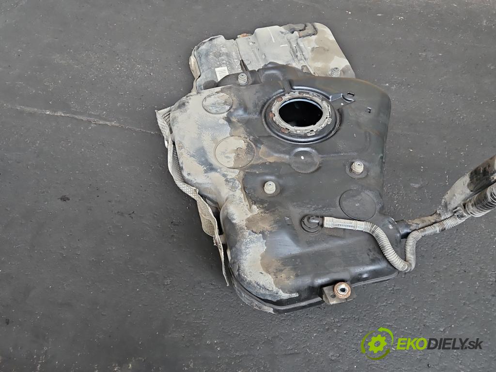 Audi Q5 2008-2016 3.0 tdi 239KM automatic 176 kW 2967 cm3 5- Nádrž: palivo 8R0201021 (Palivová nádrž)