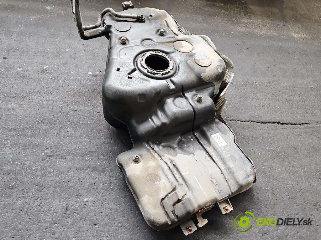 Audi Q5 2008-2016 3.0 tdi 239KM automatic 176 kW 2967 cm3 5- Nádrž: palivo 8R0201021 (Palivová nádrž)