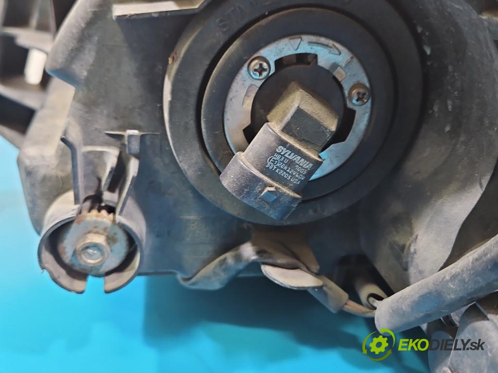 Mitsubishi Outlander I 2003-2006 2.0 16V 136 HP manual 100 kW 1997 cm3 5- Reflektor: pravý  (Svetlo predné pravé)