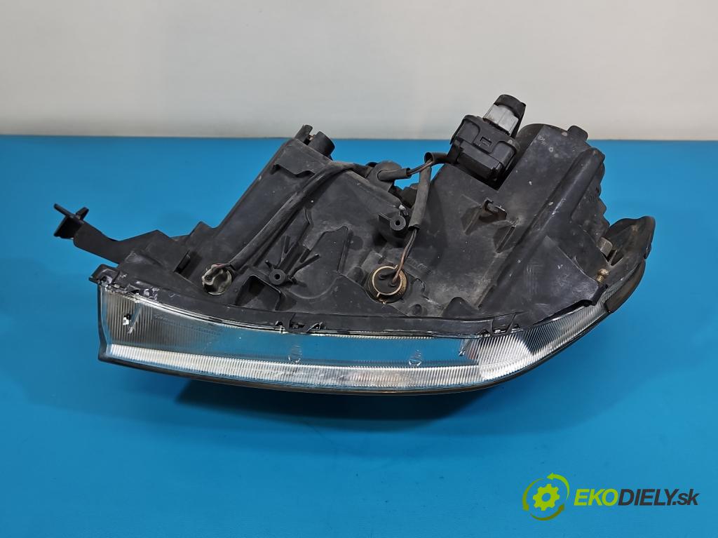 Mitsubishi Outlander I 2003-2006 2.0 16V 136 HP manual 100 kW 1997 cm3 5- Reflektor: pravý  (Svetlo predné pravé)