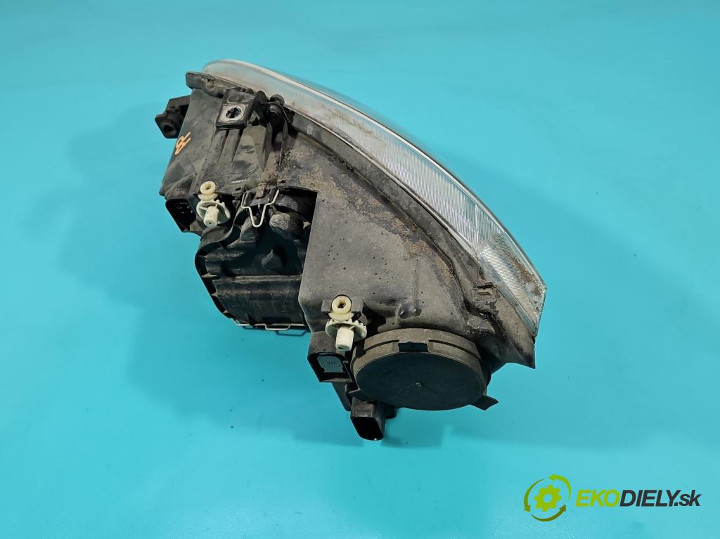 Seat Toledo III 2004-2009 1.6 SR 102 HP manual 75 kW 1595 cm3 5- Reflektor: pravý 5P1941006A (Svetlo predné pravé)