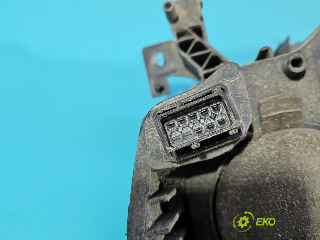 Opel Zafira B 2005-2014 1.9 cdti 150 HP manual 110 kW 1910 cm3 5- Reflektor: pravý 13252473RH (Svetlo predné pravé)