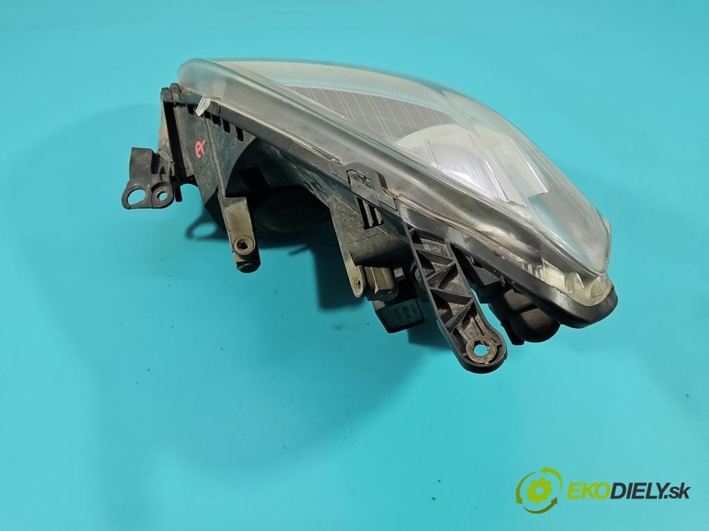 Opel Zafira B 2005-2014 1.9 cdti 150 HP manual 110 kW 1910 cm3 5- Reflektor: pravý 13252473RH (Svetlo predné pravé)