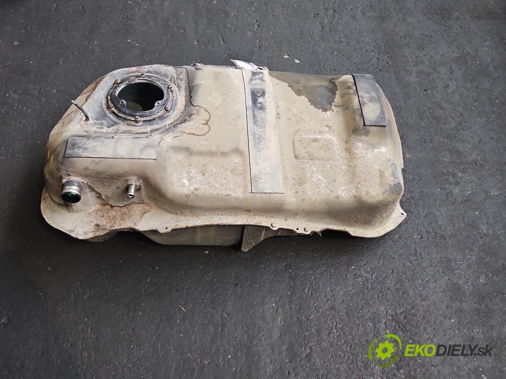 Mitsubishi Eclipse Cross  1.5 T 163 HP manual 120 kW 1499 cm3 5- Nádrž: palivo  (Palivová nádrž)