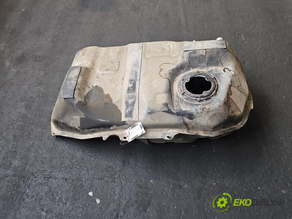 Mitsubishi Eclipse Cross  1.5 T 163 HP manual 120 kW 1499 cm3 5- Nádrž: palivo  (Palivová nádrž)