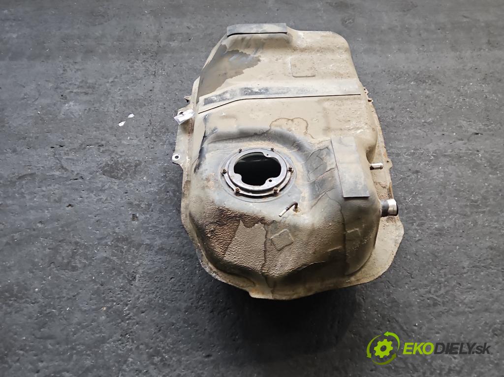 Mitsubishi Eclipse Cross  1.5 T 163 HP manual 120 kW 1499 cm3 5- Nádrž: palivo  (Palivová nádrž)