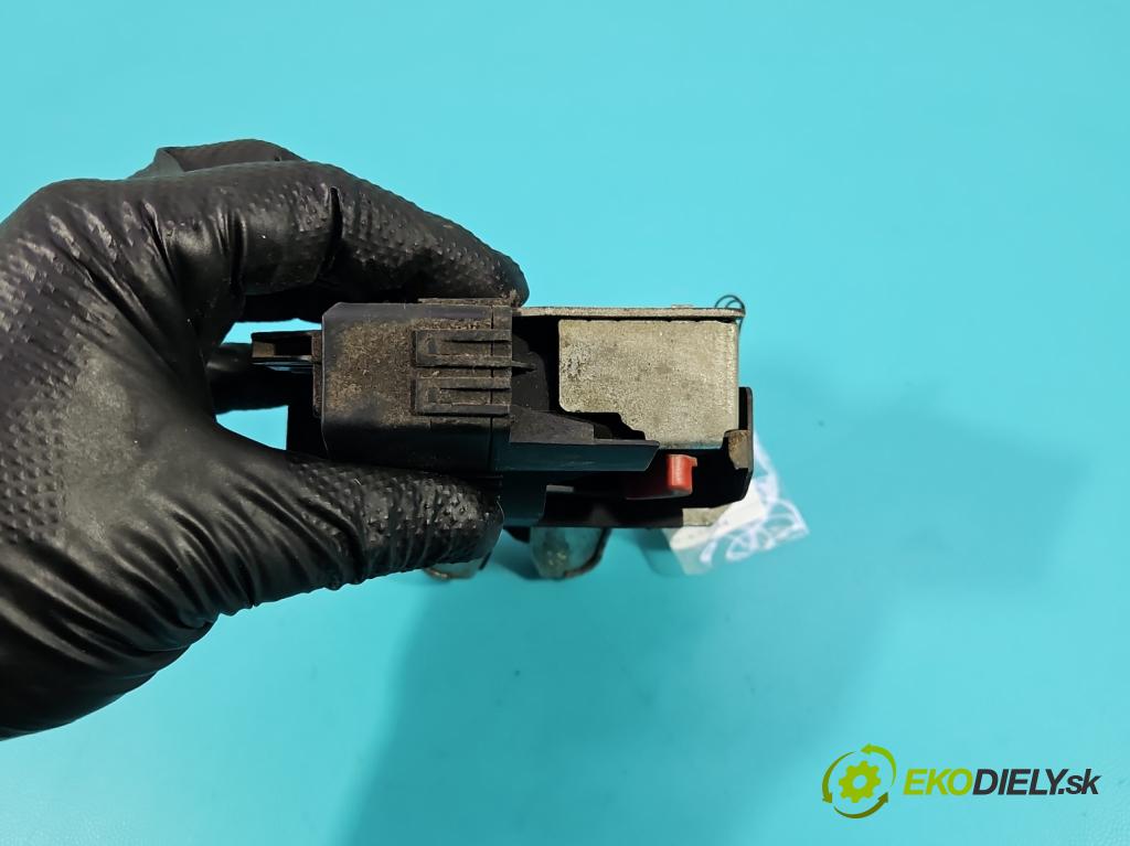 Mercedes C W203 2000-2007 1.8 Kompresor 143 hp manual 105 kW 1796 cm3 3- zámek kufrových dveří zadní A2037400235