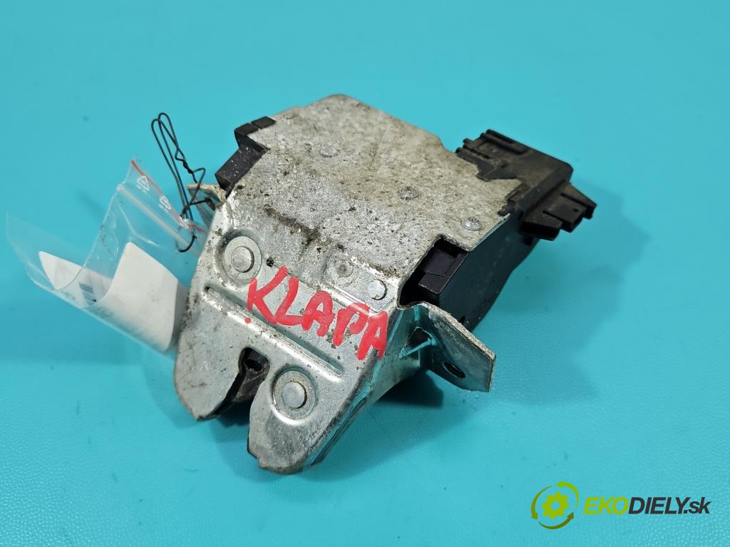 Mercedes C W203 2000-2007 1.8 Kompresor 143 HP manual 105 kW 1796 cm3 3- zámok kufrové dvere zadné A2037400235