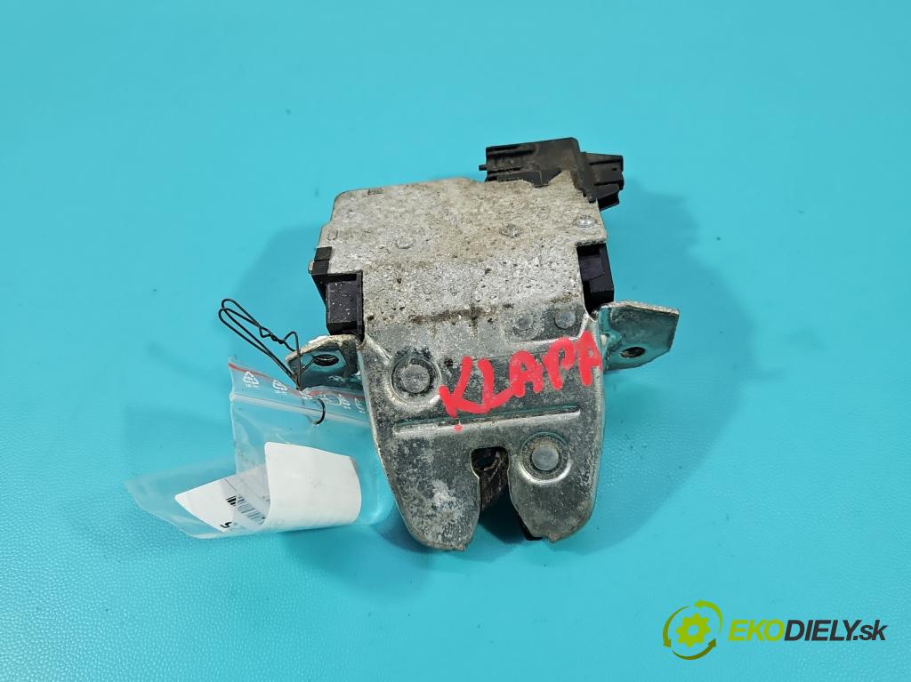 Mercedes C W203 2000-2007 1.8 Kompresor 143 hp manual 105 kW 1796 cm3 3- zámek kufrových dveří zadní A2037400235