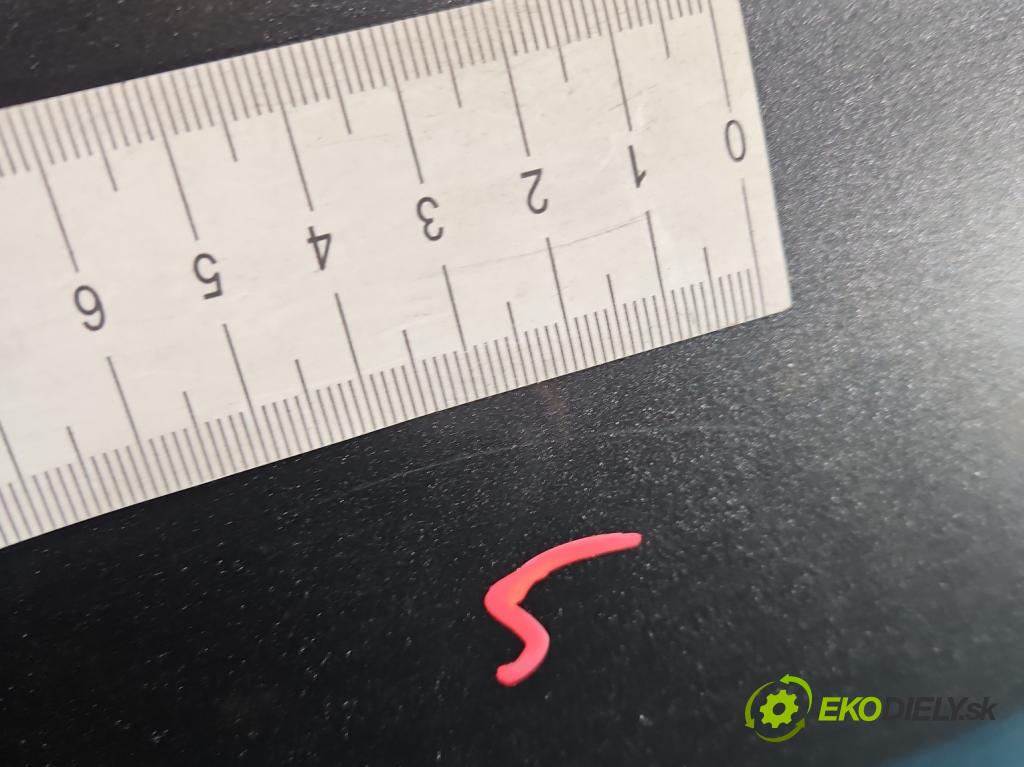 Mitsubishi Outlander I 2003-2006 2.0 16V 136hp manual 100 kW 1997 cm3 5- zadní kufrové dveře  (Zadní kapota (kufr))