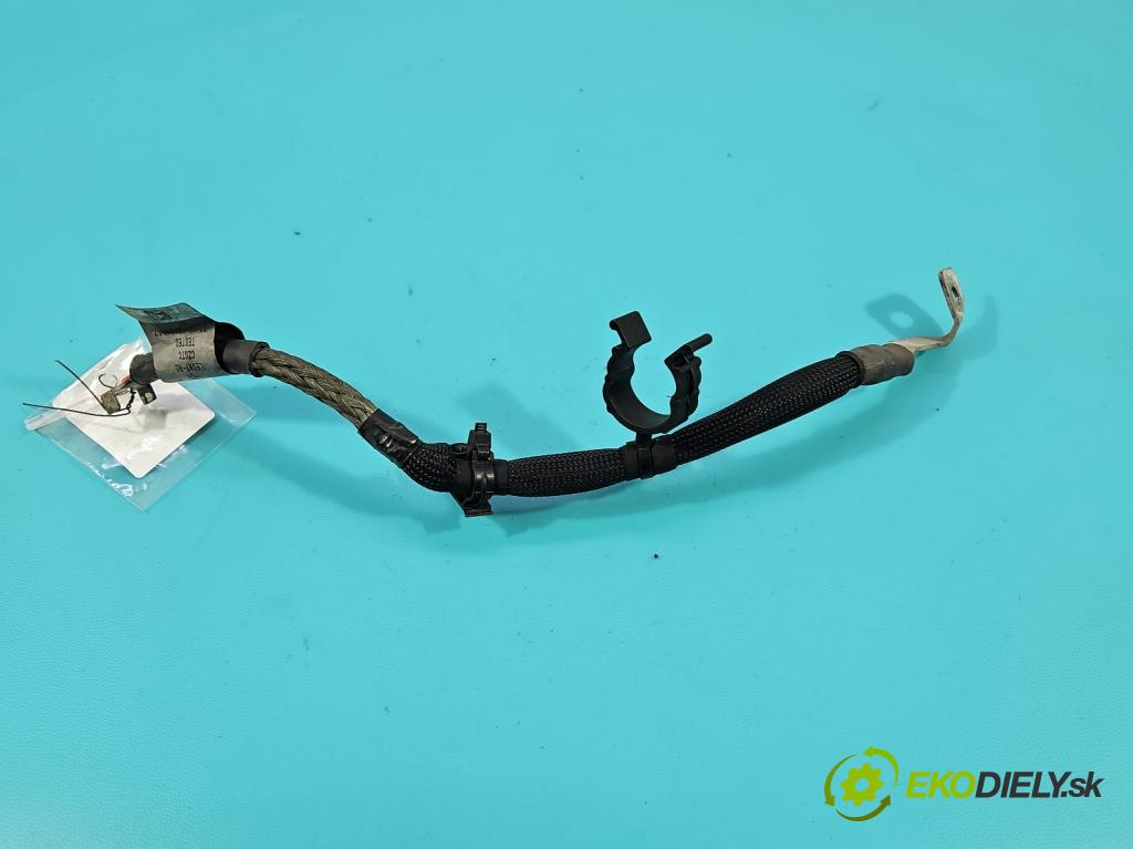 Jaguar F-Pace 16- 2.0d 241KM automatic 177 kW 1999 cm3 5- Zväzok: ostatné J8A2-F260145-CB