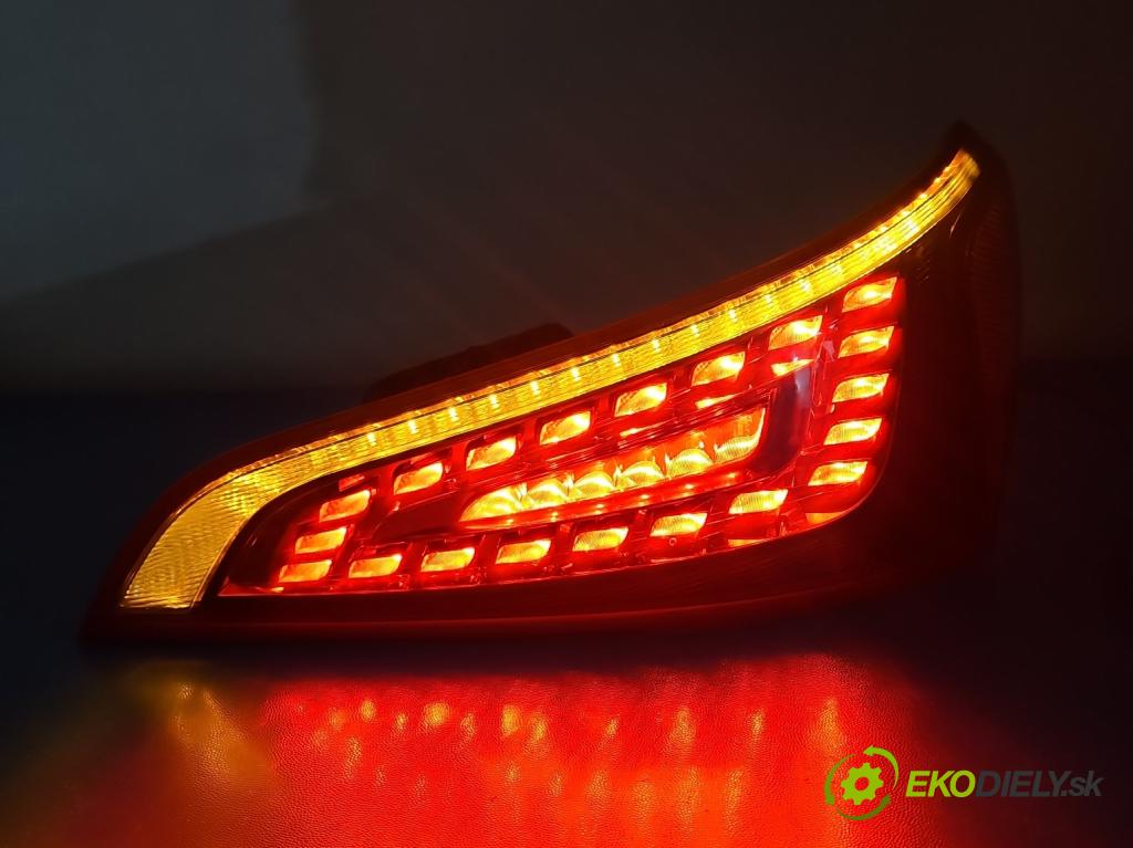 Audi Q5 2008-2016 3.0 tdi 239KM automatic 176 kW 2967 cm3 5- svetlo / reflektor zadné pravé 8R0945094A (Kľučka dverí ostatné)