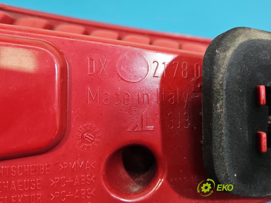 Audi Q5 2008-2016 3.0 tdi 239KM automatic 176 kW 2967 cm3 5- svetlo / reflektor zadné pravé 8R0945094A (Kľučka dverí ostatné)