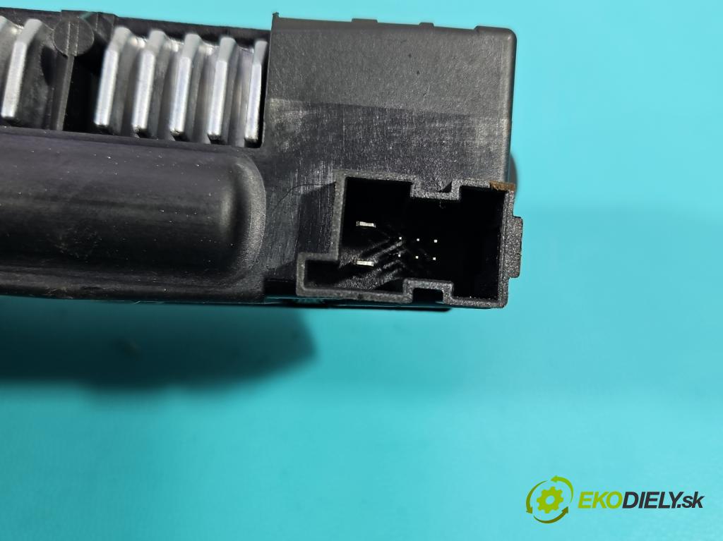 Audi Q5 2008-2016 3.0 tdi 239KM automatic 176 kW 2967 cm3 5- Aktuátor: kufrové dvere ľavý 8R0827851B