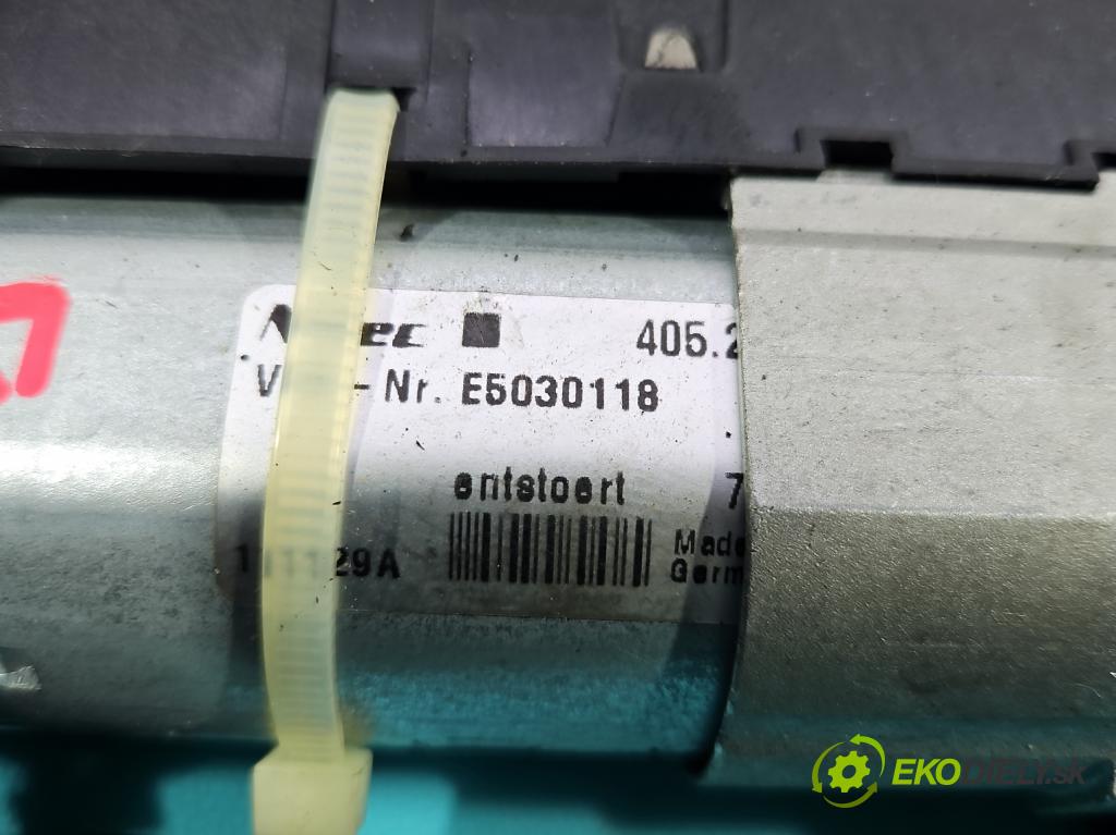 Audi Q5 2008-2016 3.0 tdi 239KM automatic 176 kW 2967 cm3 5- Aktuátor: kufrové dvere ľavý 8R0827851B